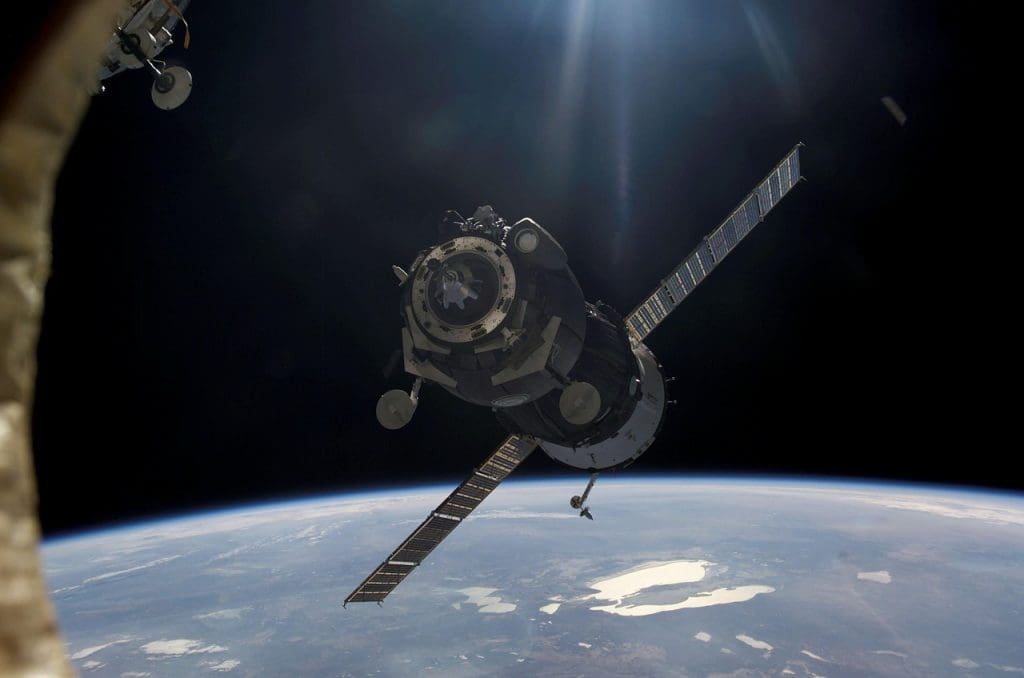 aerospace engineering sector in the UAE, emphasizing its leadership in aviation and space technology. Aerospace engineers earn an average annual salary of AED 197,239, with new professionals making about AED 190,000