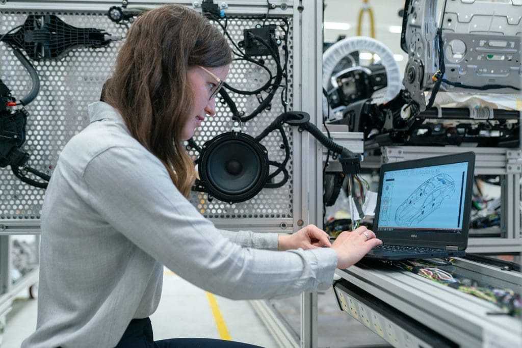 Infographic detailing key aspects of engineering experience documentation, including technical achievements, project metrics, and software proficiencies. Highlights the importance of quantifiable results for a proper cv or resume for Engineering in Autralia.