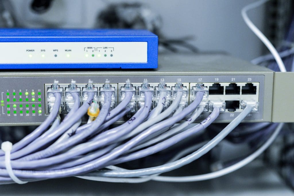 network engineering careers in the UAE, highlighting attractive salary ranges between AED 62,000 and AED 104,600 monthly